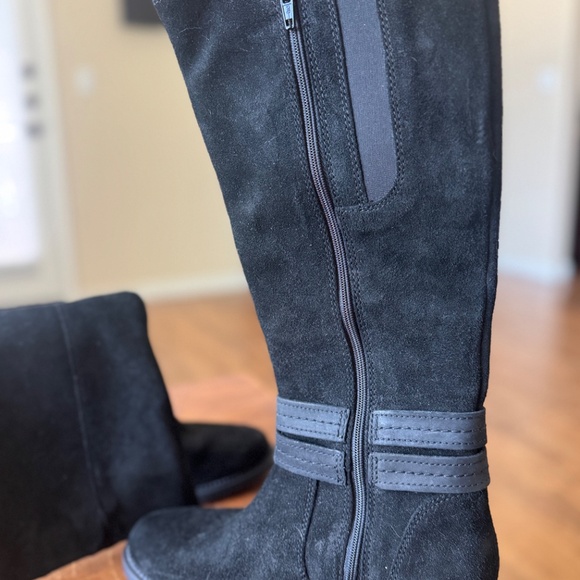 Clarks Tall Black Suede Boots - Picture 6 of 6